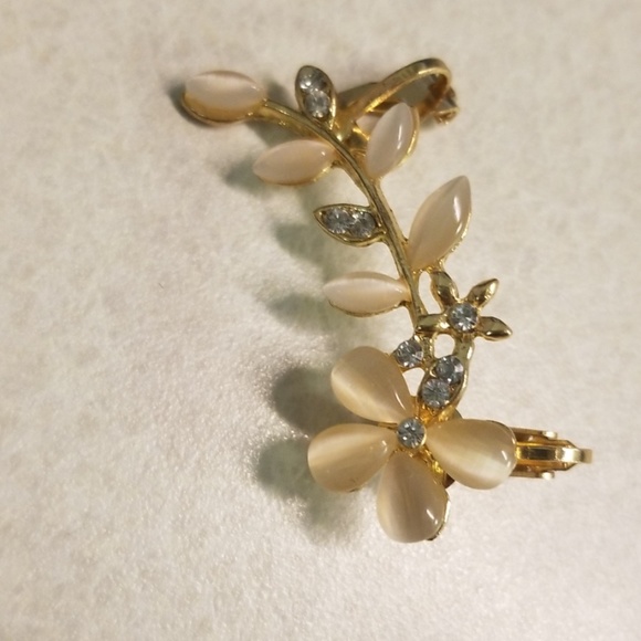 Pretty Ear Cuff!! - Picture 2 of 5